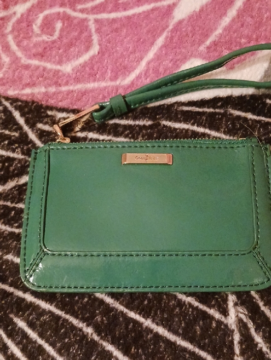 Cole Haan Handbags - Cole Haan Green Wristlet Card Case with Gold Hardware